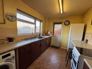 KITCHEN- click for photo gallery